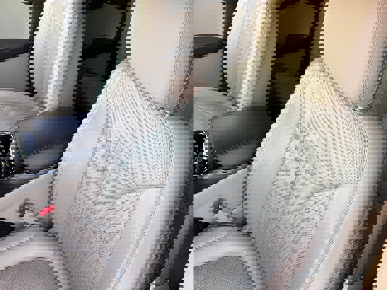 Used 2020 Lincoln Nautilus Reserve image 32