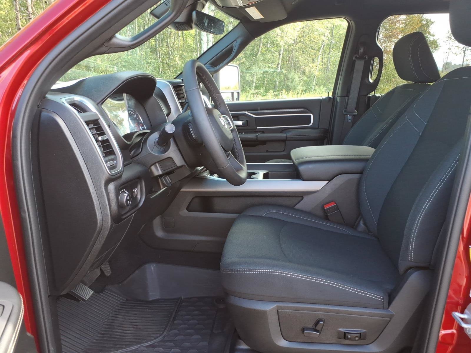 Used 2026 RAM 3500 Big Horn AWD/4WD image 13