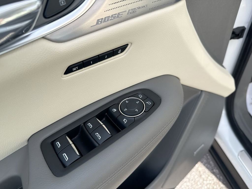Used 2023 Cadillac XT6 Premium Luxury w/ Technology Package image 13
