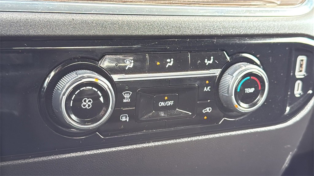 Used 2024 Chevrolet Silverado 2500 LT image 24