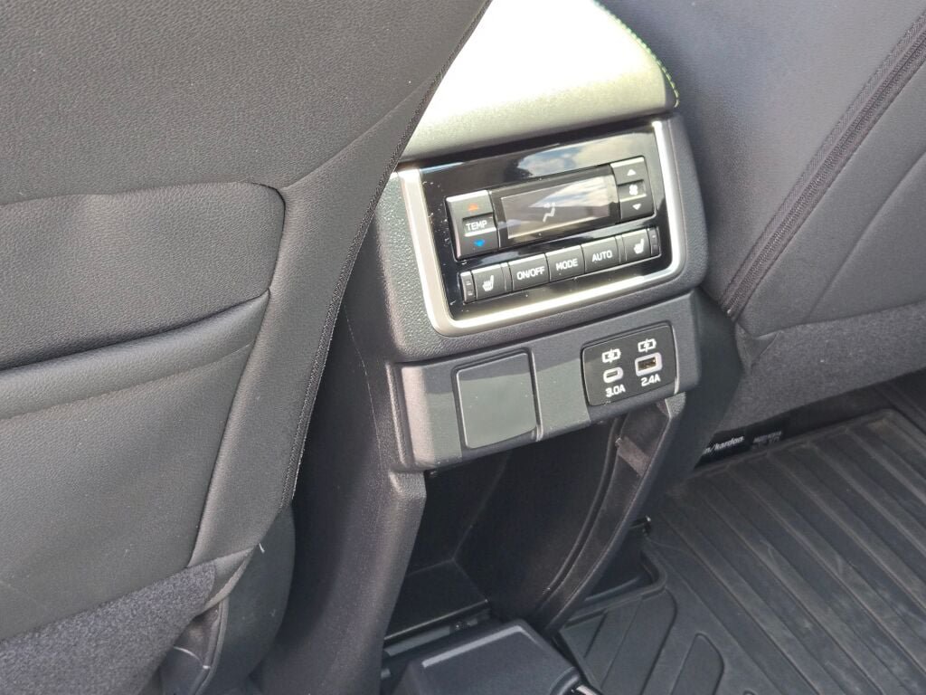 Used 2024 Subaru Ascent Onyx Edition Limited AWD/4WD image 19