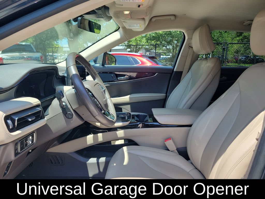 Used 2023 Lincoln Nautilus FWD w/ Premium Package image 2