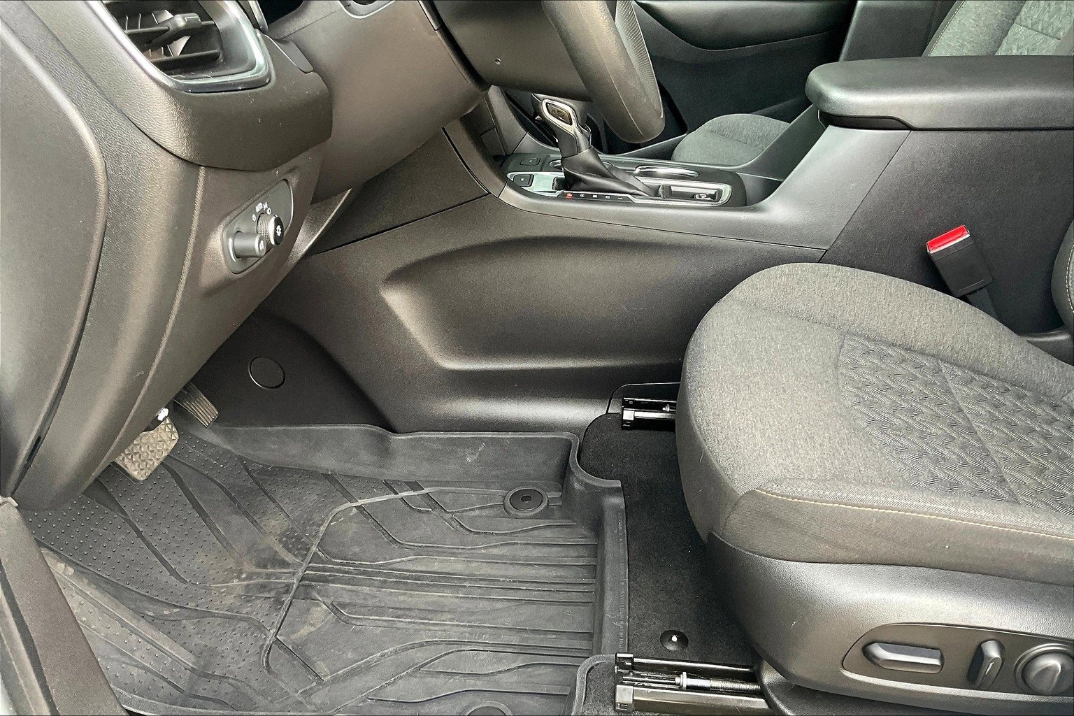 Used 2023 Chevrolet Equinox LT w/ LPO, Floor Liner Package image 16