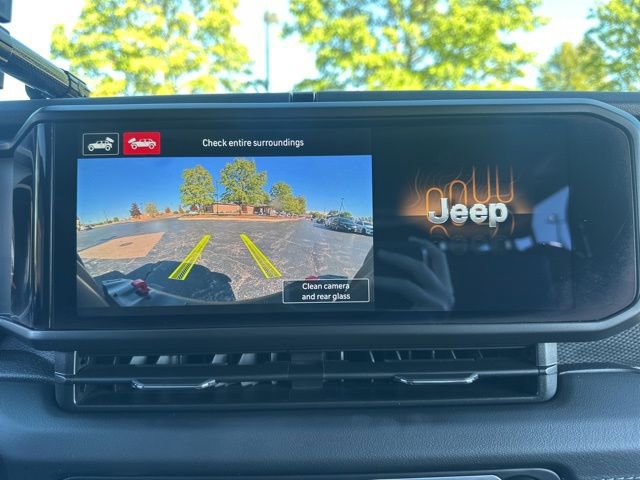 Used 2024 Jeep Wrangler Unlimited Rubicon w/ Technology Group image 55