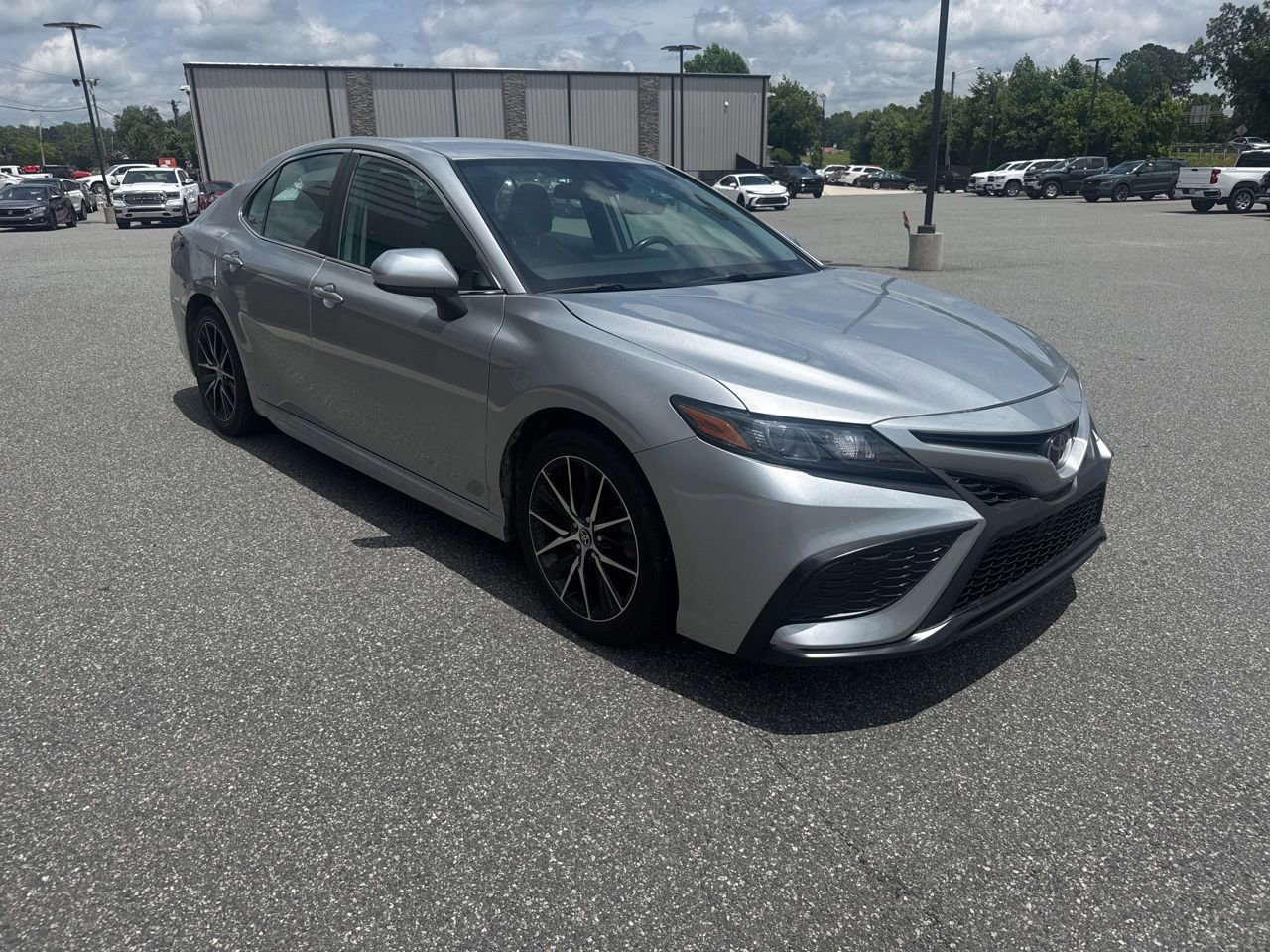 Used 2021 Toyota Camry SE FWD image 9