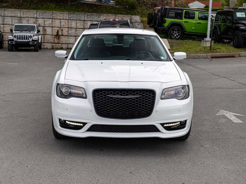 Used 2021 Chrysler 300 Touring L AWD/4WD image 2
