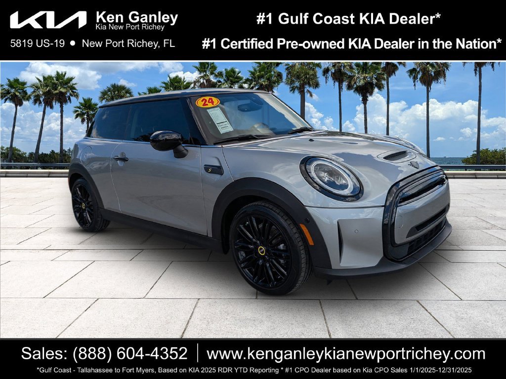 Used 2024 MINI Cooper SE FWD image 1