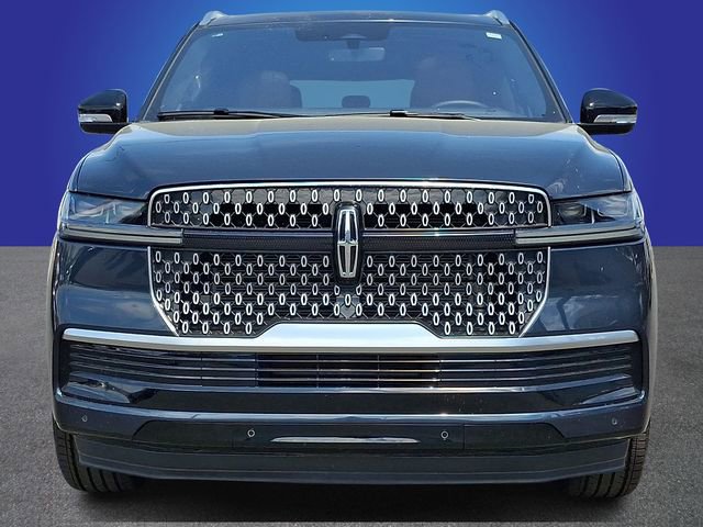 Used 2025 Lincoln Navigator L Reserve image 2