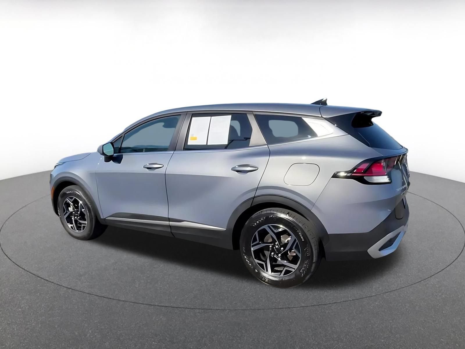 Used 2025 Kia Sportage LX FWD image 8