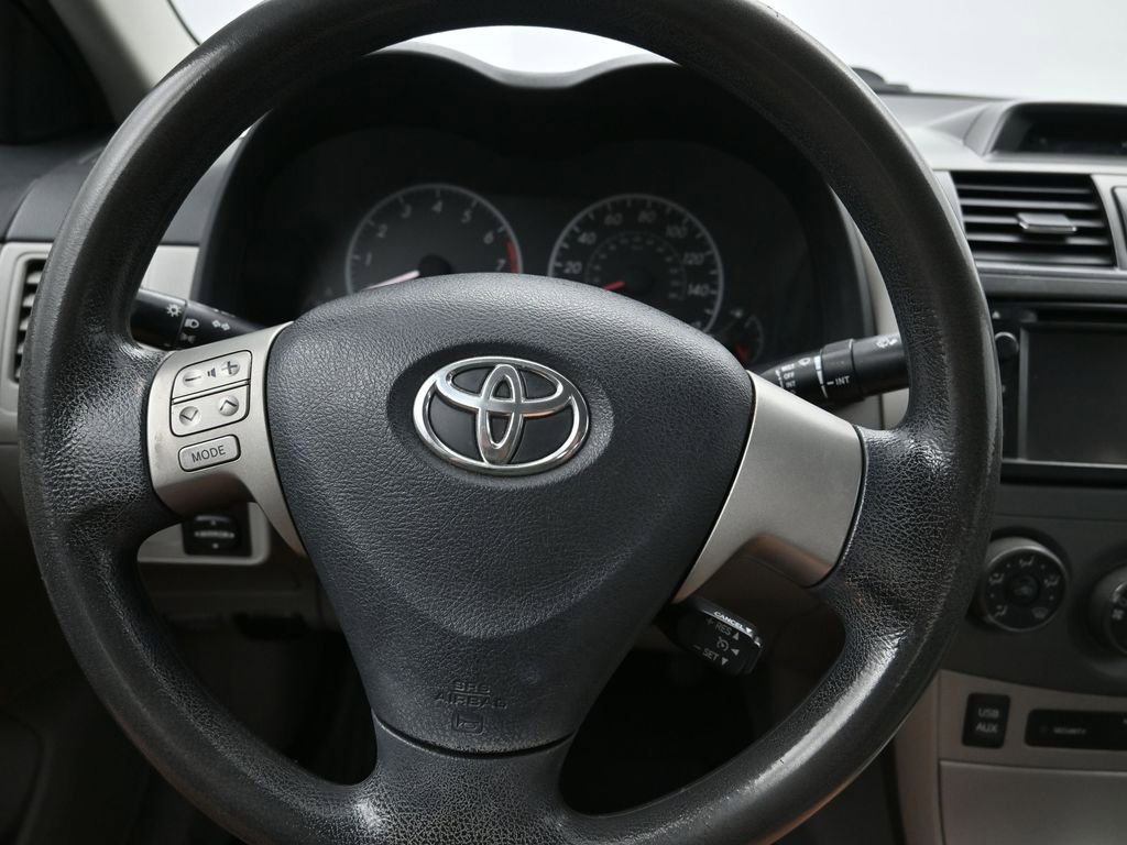 Used 2013 Toyota Corolla LE FWD image 13