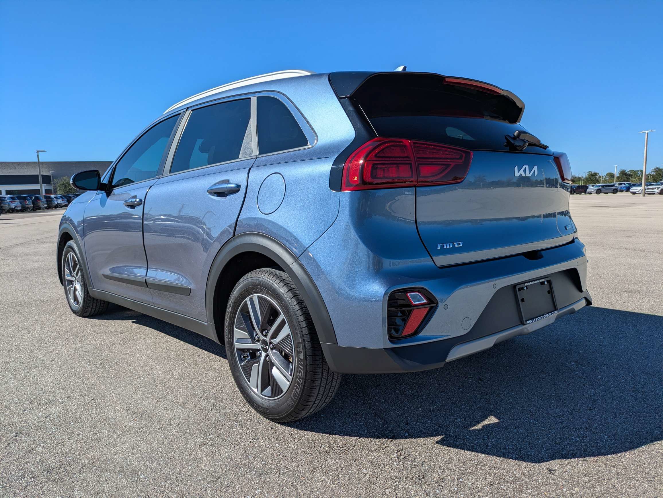Used 2022 Kia Niro EX Premium FWD image 6