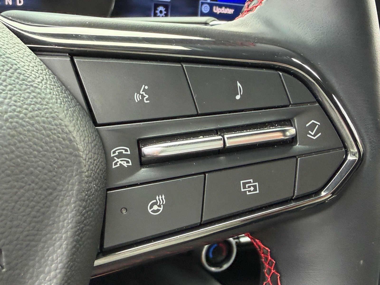 Used 2024 Chevrolet Equinox EV RS FWD image 26