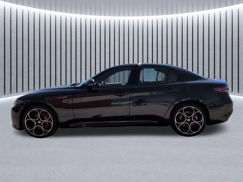 Used 2024 Alfa Romeo Giulia Veloce AWD/4WD image 15