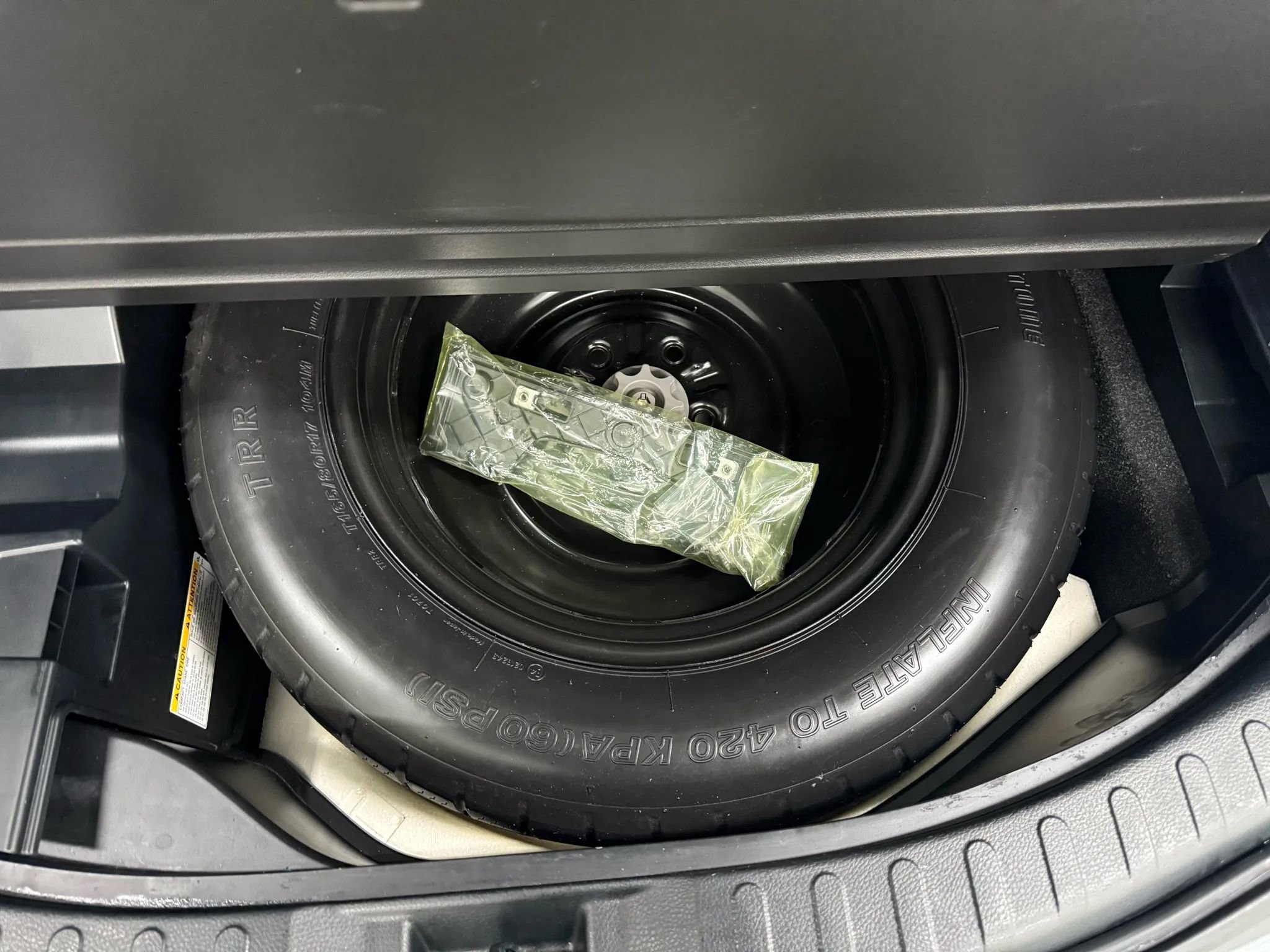 Used 2017 Toyota RAV4 SE w/ Advanced Technology Package image 41