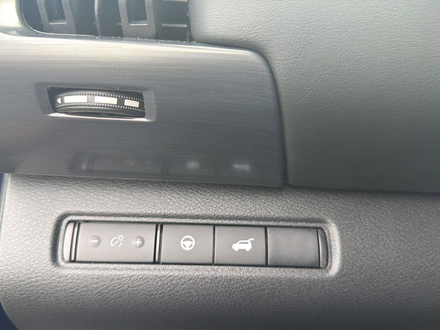 New 2026 Nissan Pathfinder SL FWD image 12