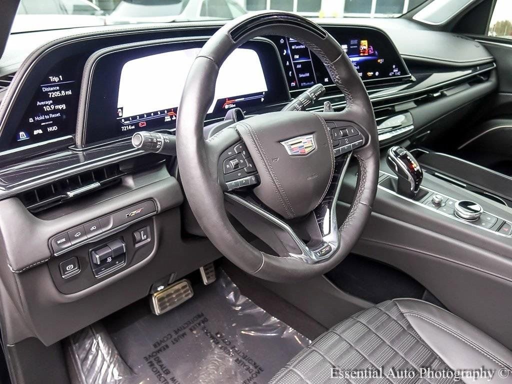 Used 2024 Cadillac Escalade V w/ LPO, ONYX Package image 9