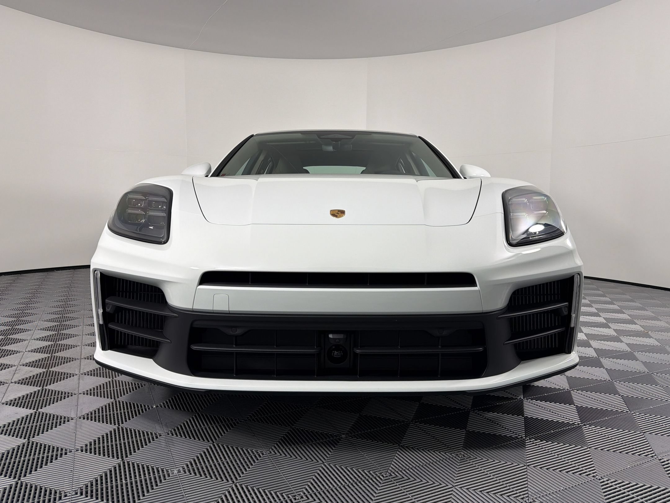 New 2026 Porsche Panamera image 6