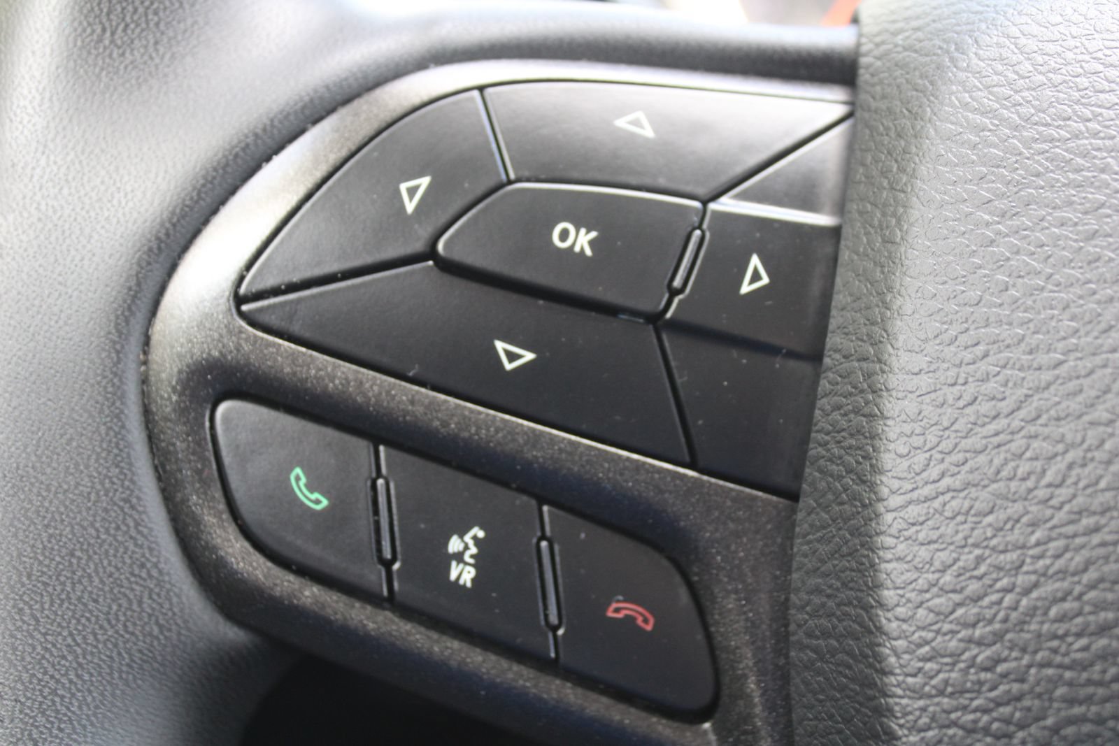 Used 2021 Jeep Cherokee Trailhawk w/ Sun, Sound & Nav Group AWD/4WD image 27