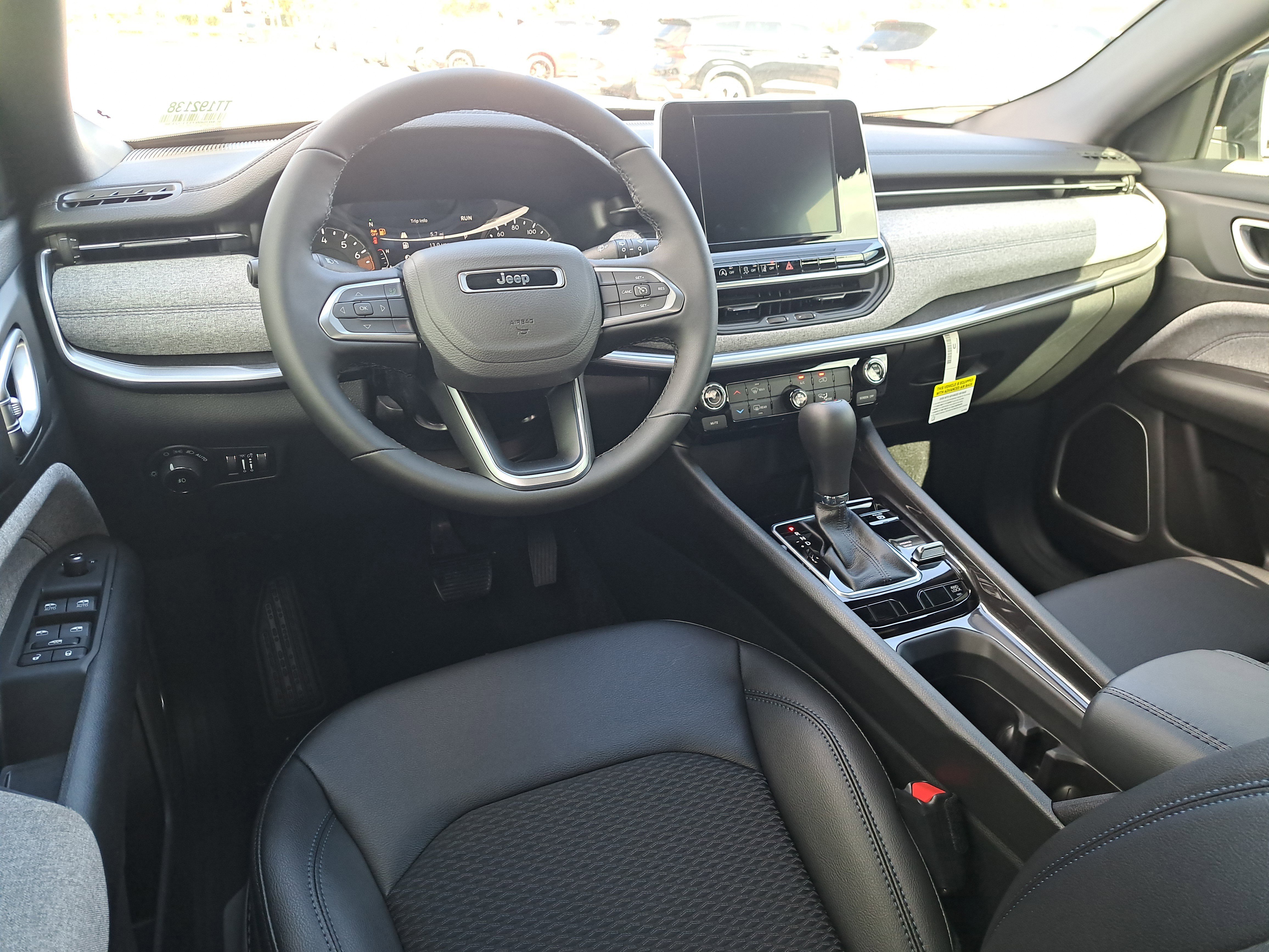 New 2026 Jeep Compass Latitude image 9