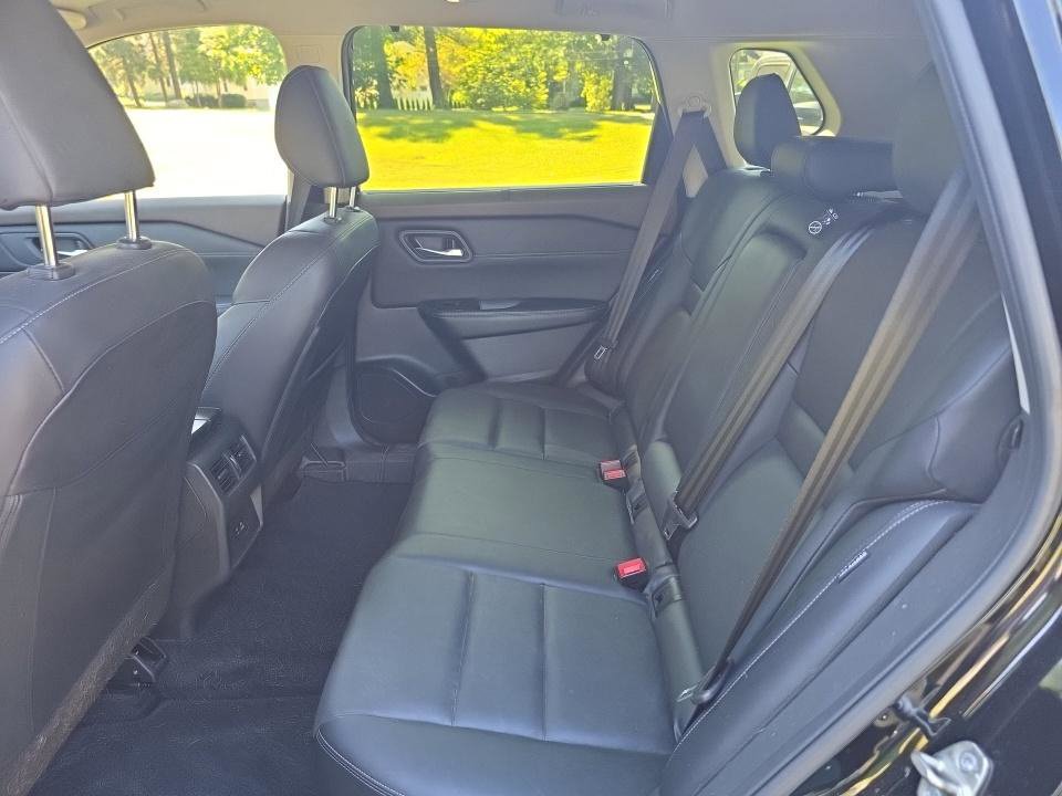 Certified 2023 Nissan Rogue SV w/ SV Premium B Package AWD/4WD image 14