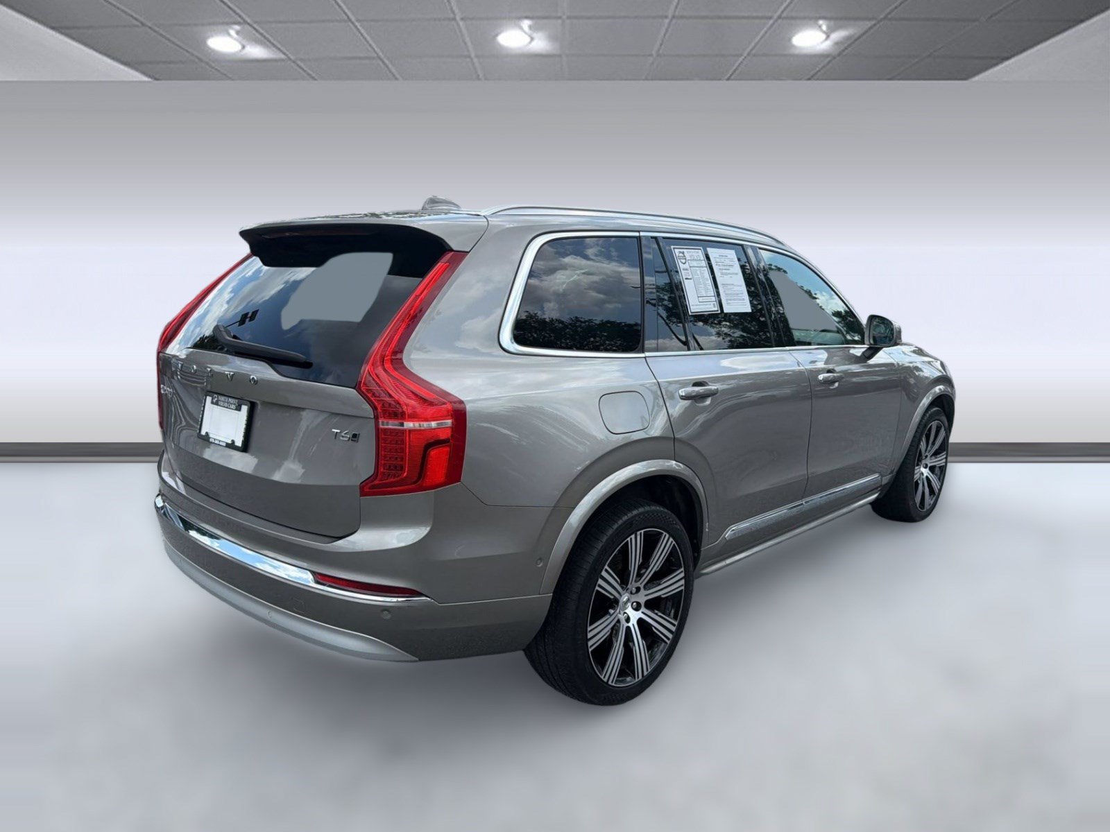 Certified 2022 Volvo XC90 T6 Inscription w/ Lounge Package AWD/4WD image 9