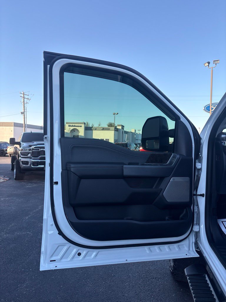 Used 2024 Ford F350 Lariat w/ Lariat Ultimate Package AWD/4WD image 18