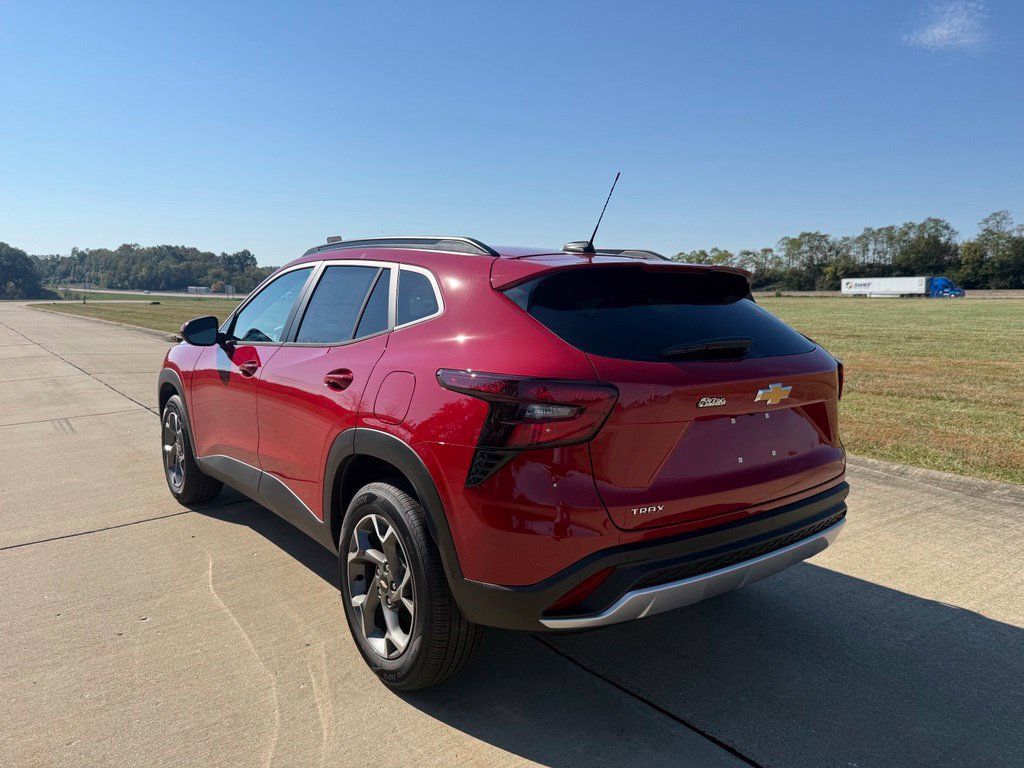 New 2026 Chevrolet Trax LT w/ Driver Confidence Package FWD image 9