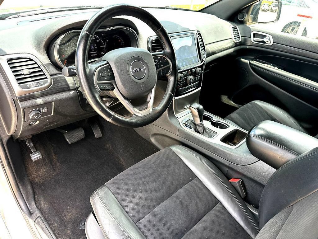 Used 2020 Jeep Grand Cherokee Altitude RWD image 14