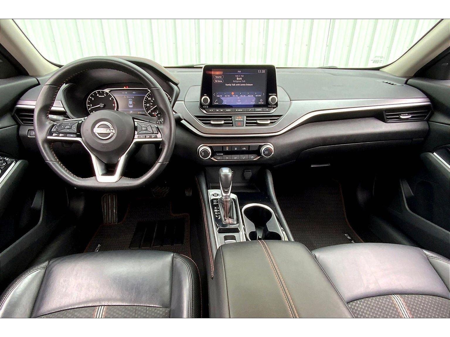 Used 2024 Nissan Altima 2.5 SR image 14