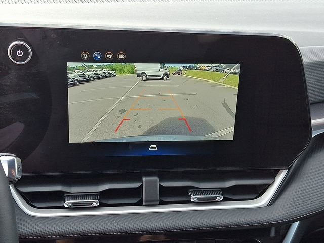 Used 2026 Chevrolet Equinox LT FWD image 18