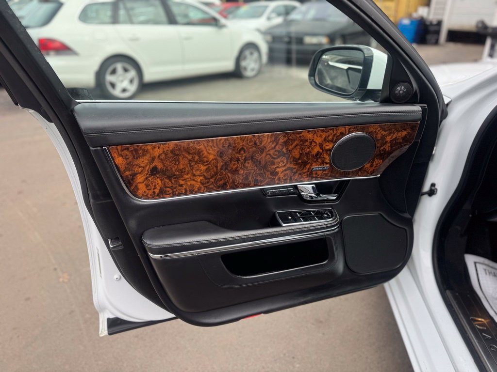 Used 2013 Jaguar XJ AWD image 28