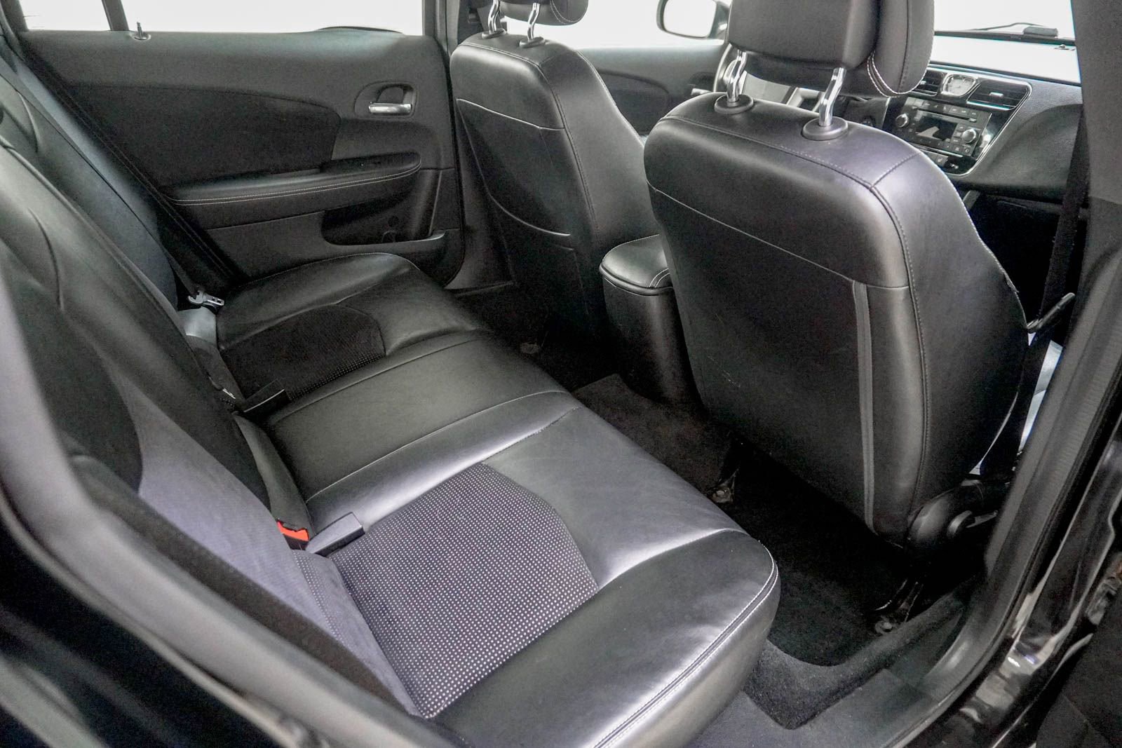 Used 2014 Chrysler 200 Limited w/ 200 S V6 Premium Group image 30