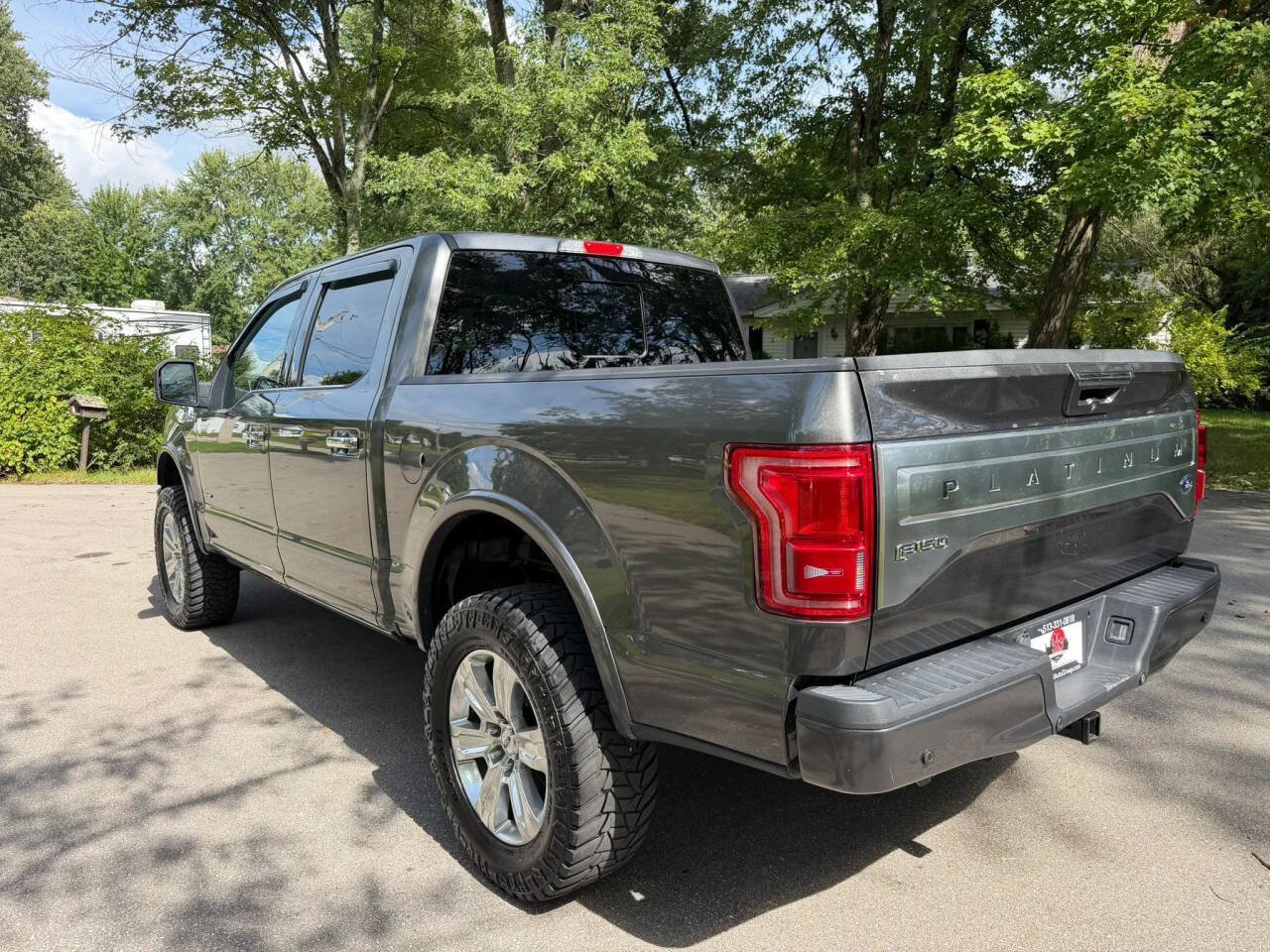 Used 2015 Ford F150 Platinum w/ Equipment Group 701A Luxury AWD/4WD image 6