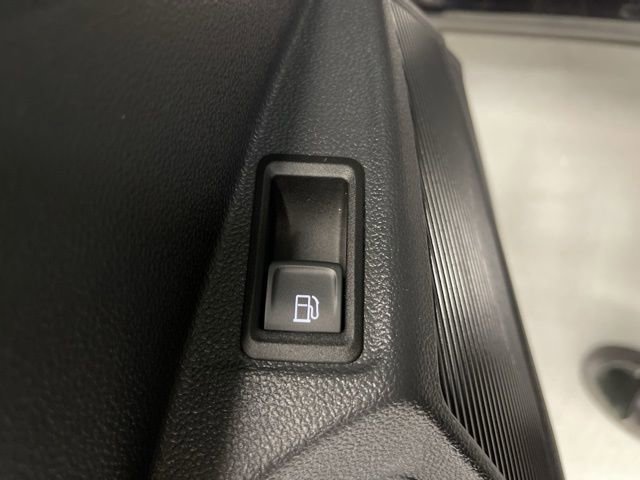 Certified 2023 Volkswagen Taos SEL AWD/4WD image 30