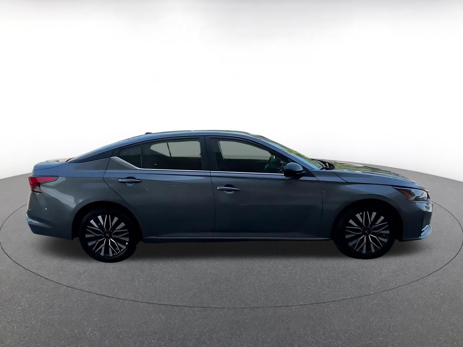 Used 2026 Nissan Altima 2.5 SV FWD image 15