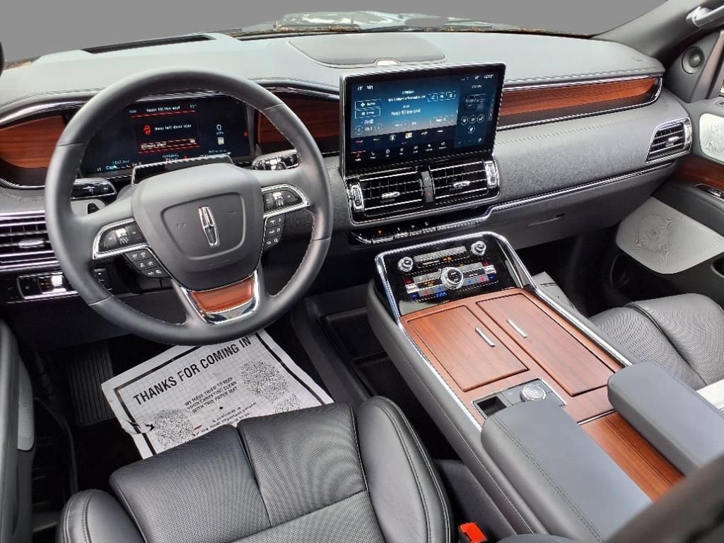 Used 2024 Lincoln Navigator L Reserve AWD/4WD image 10