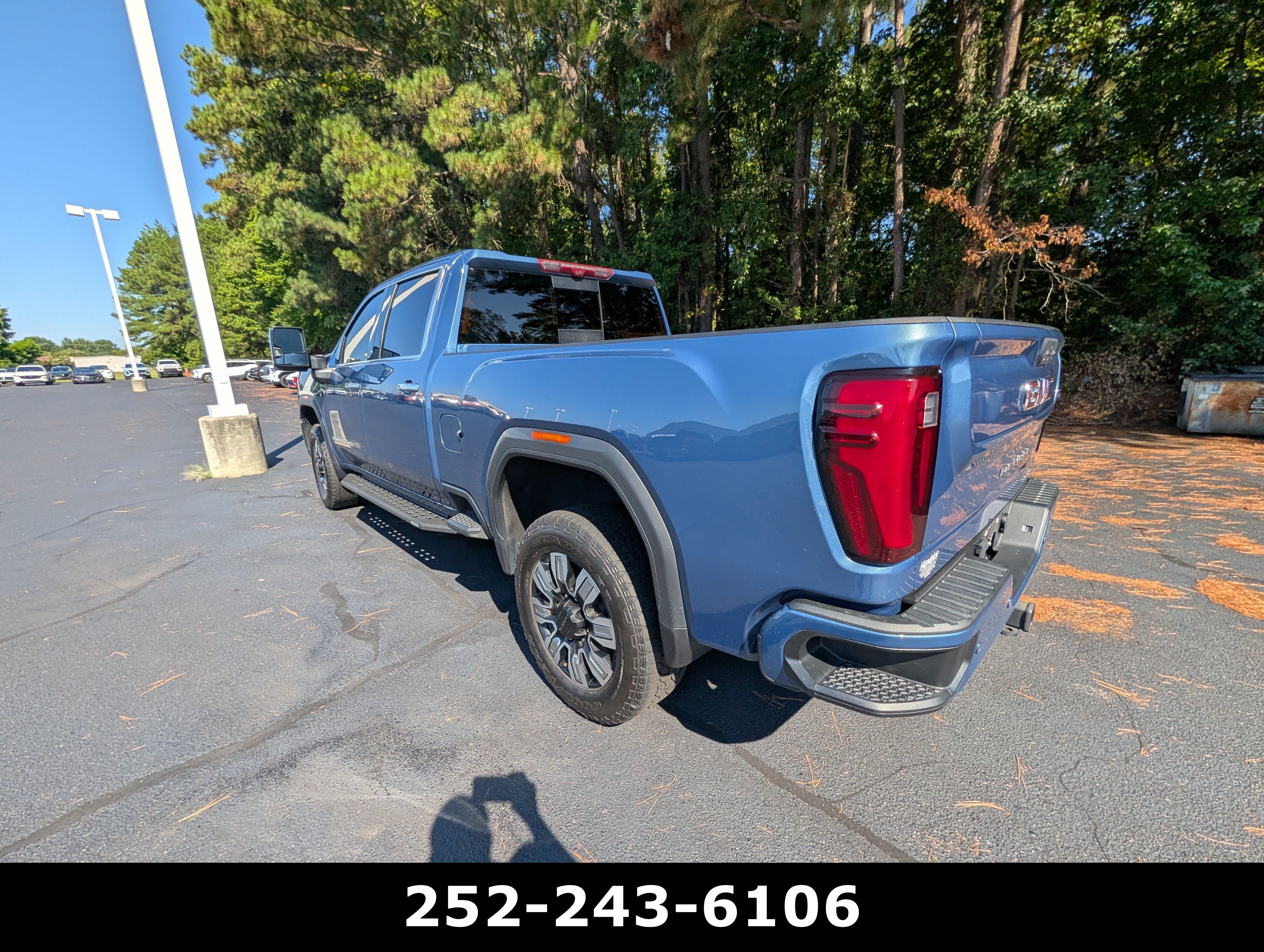 Used 2024 GMC Sierra 2500 Denali w/ Denali Reserve Package AWD/4WD image 11