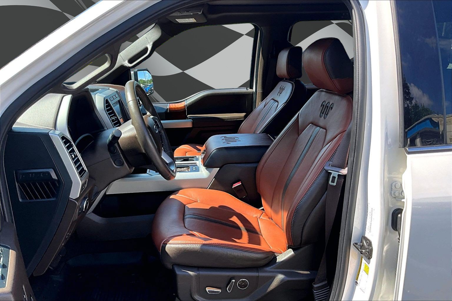 Used 2020 Ford F150 King Ranch w/ Equipment Group 601A Luxury AWD/4WD image 25