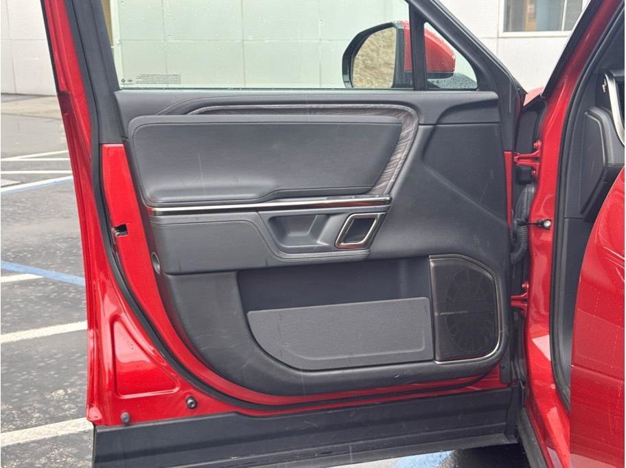 Used 2022 Rivian R1S Launch Edition image 9