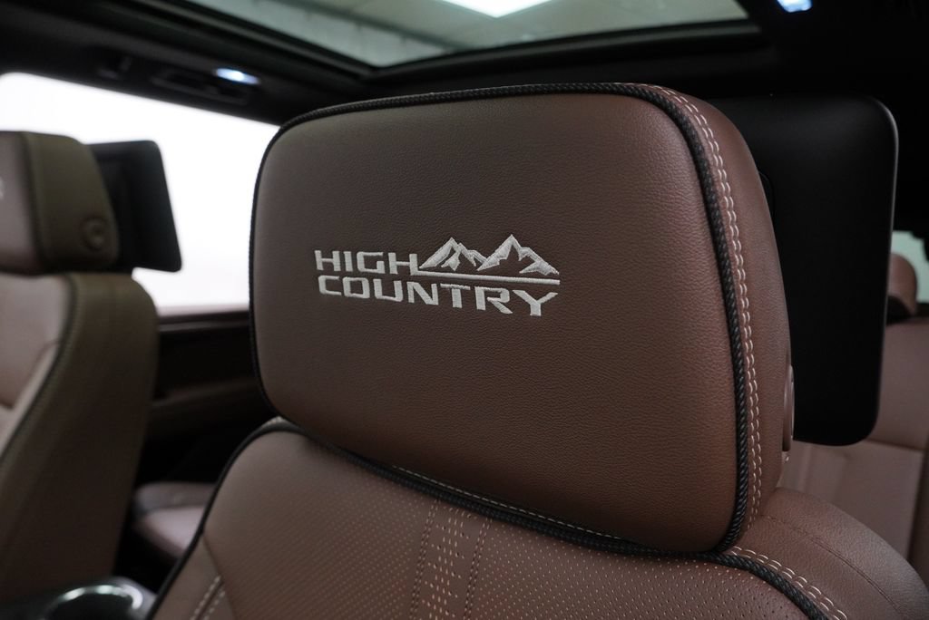 New 2026 Chevrolet Suburban High Country AWD/4WD image 12