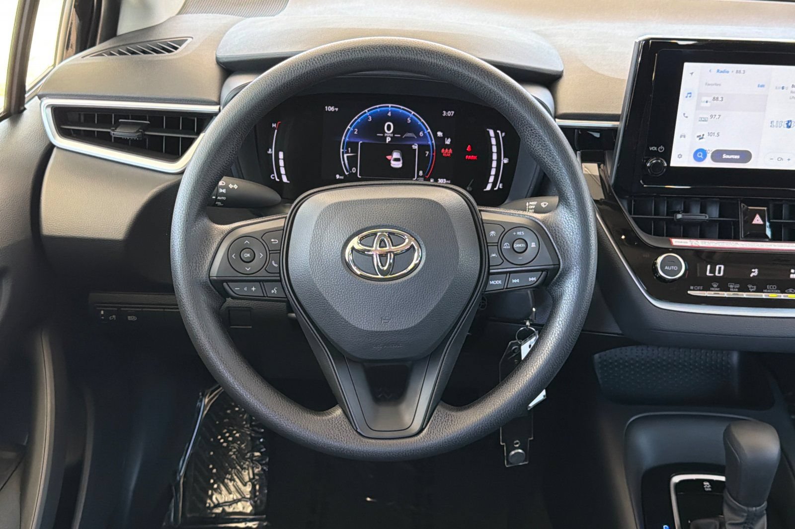 New 2026 Toyota Corolla LE w/ LE Premium Package FWD image 14