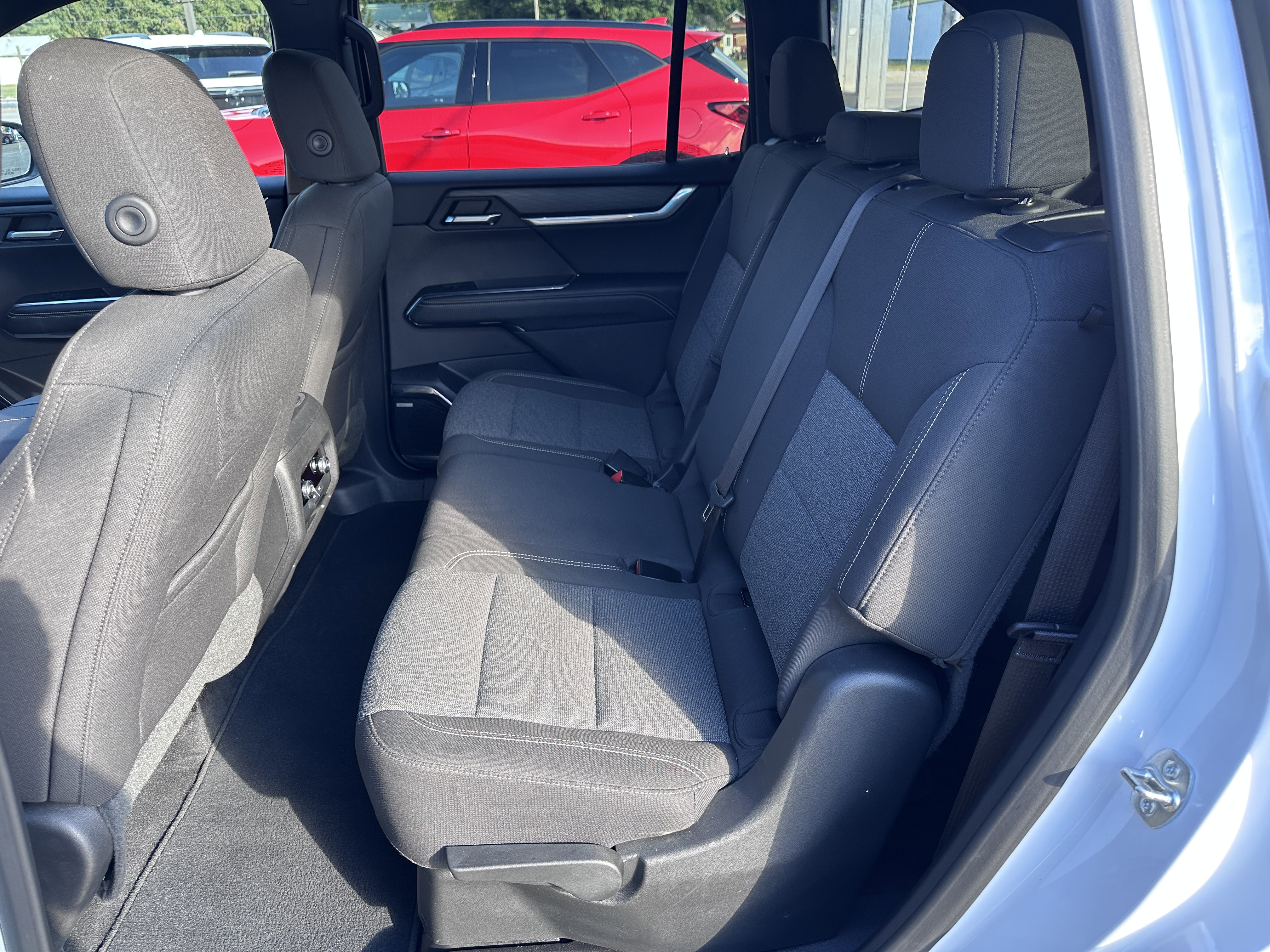 Used 2025 GMC Acadia Elevation image 10