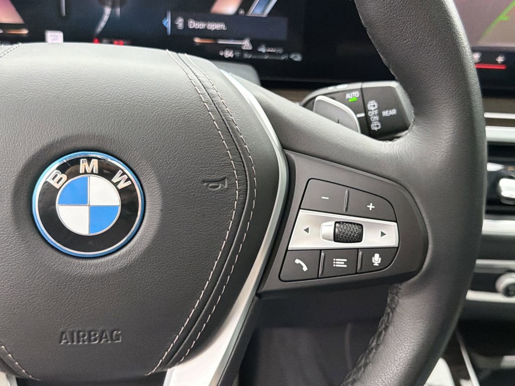 Used 2025 BMW X5 xDrive50e image 27