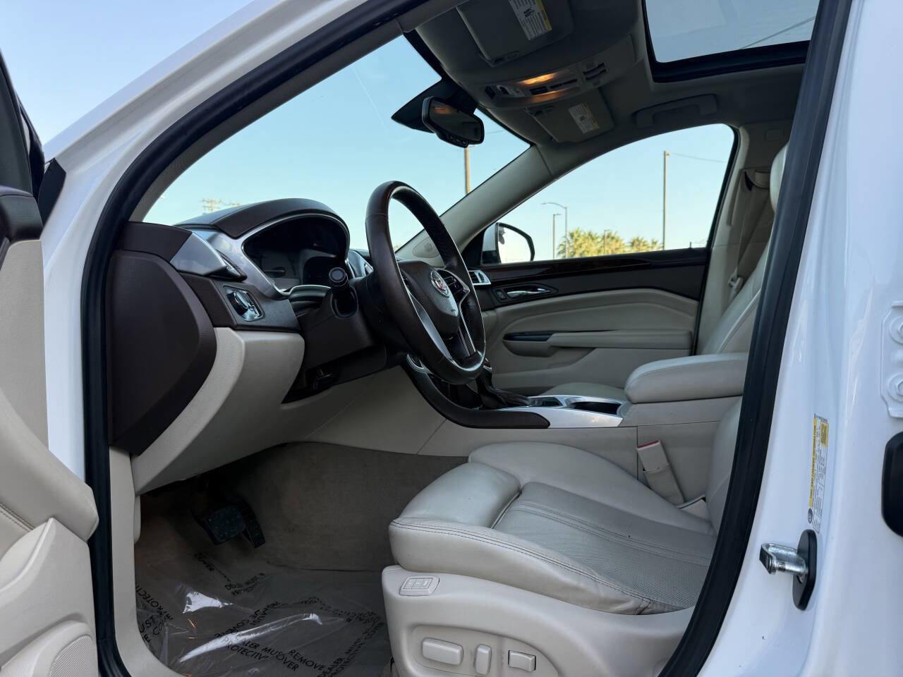 Used 2014 Cadillac SRX Luxury w/ Driver Awareness Package image 9