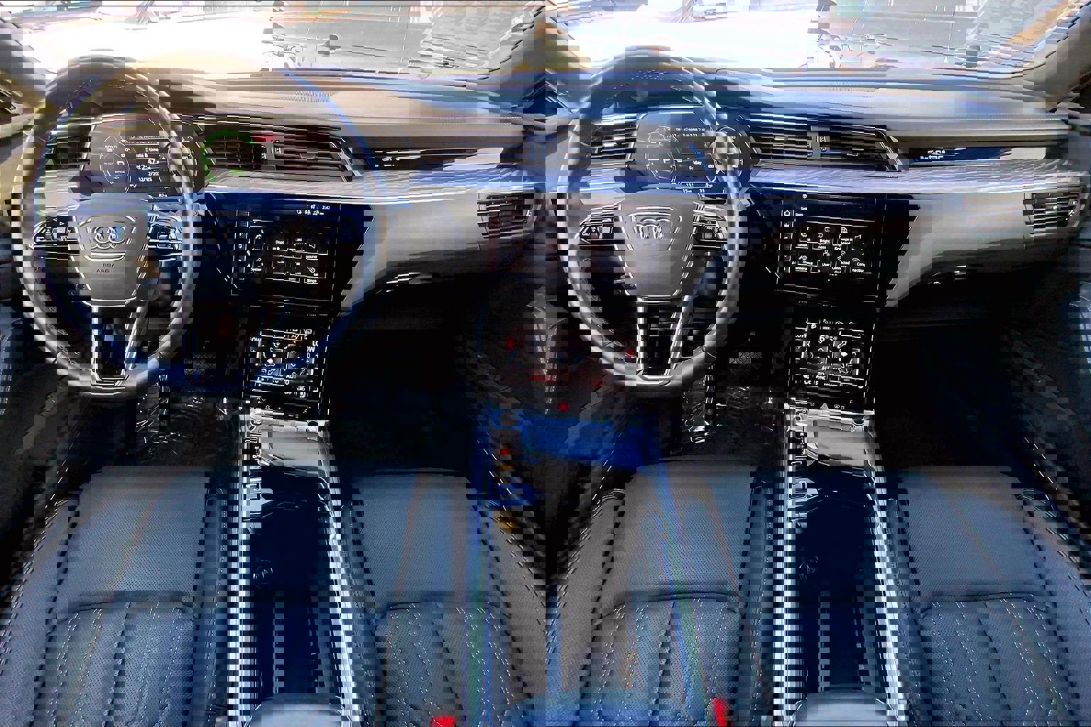 Used 2024 Audi Q8 e-tron Prestige image 15