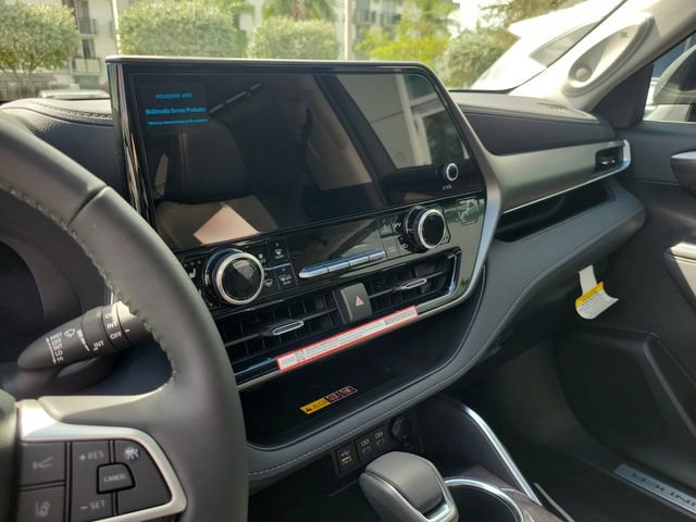 Used 2026 Toyota Highlander Limited image 10