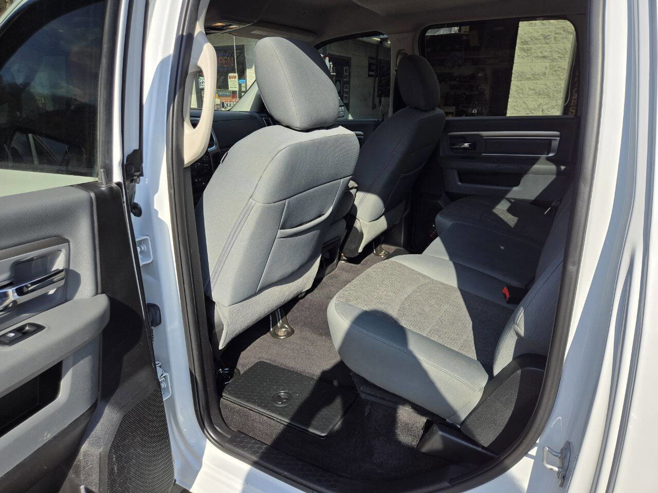 Used 2018 RAM 1500 Big Horn AWD/4WD image 11