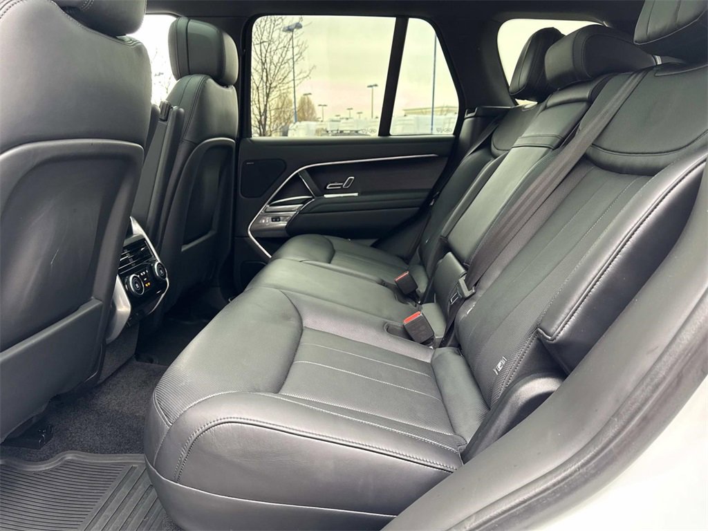 Used 2023 Land Rover Range Rover SE image 15