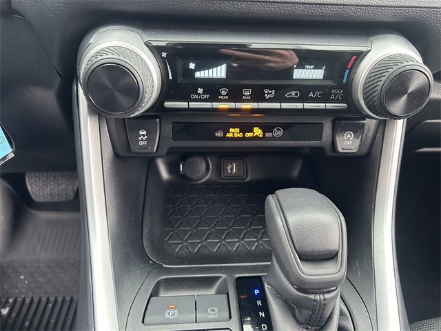 Used 2024 Toyota RAV4 LE image 15