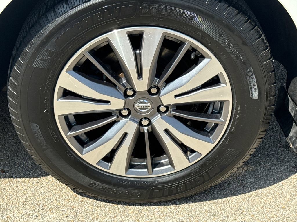 Used 2020 Nissan Pathfinder S FWD image 9